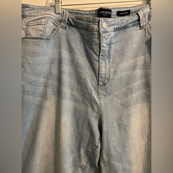 Susan Graver Girlfriend Raw Hem Cuffed Light Wash Jean Size 22W - Picture 6 of 16